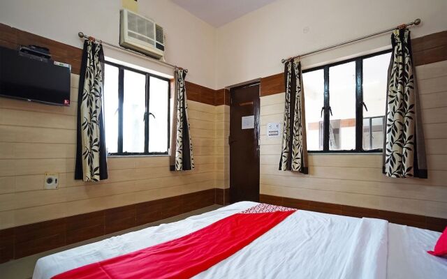 OYO 43646 Mukund Sarovar