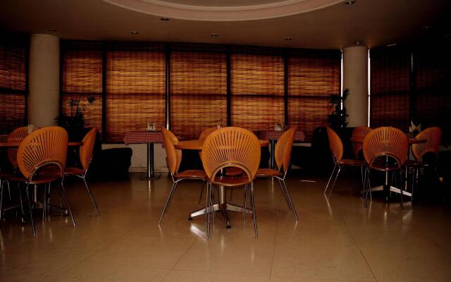 OYO 13365 Hotel Teg Royal