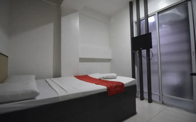 Cosmo Hotel - Kamuning
