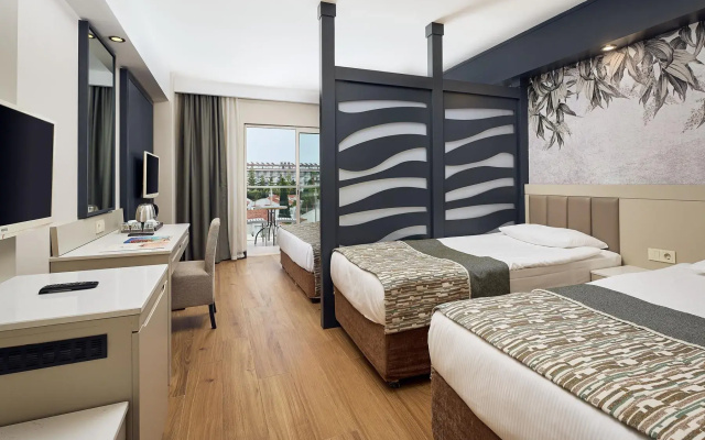 Seaden Sea World Resort & Spa