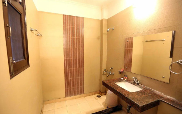 OYO Rooms Jaipuria Mall, Indirapuram