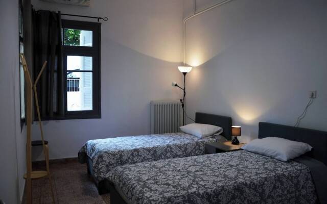 Renovated Home Next To Old Town