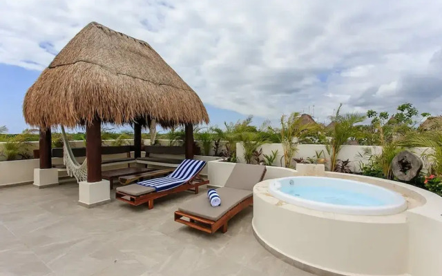 Aldea Zama Penthouse w Private Rooftop Jacuzzi