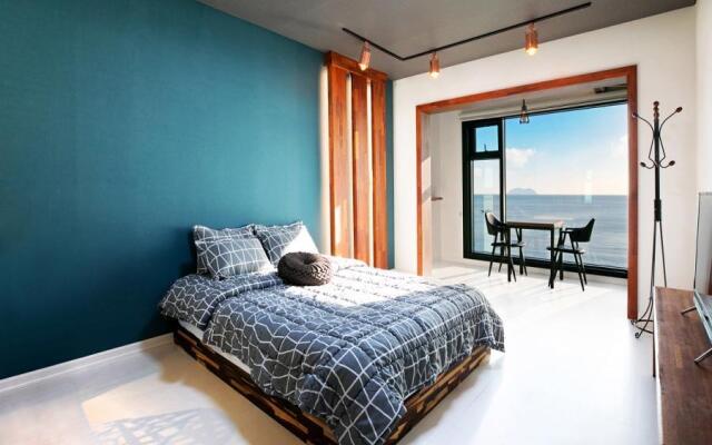 Geoje Big Sol Pension