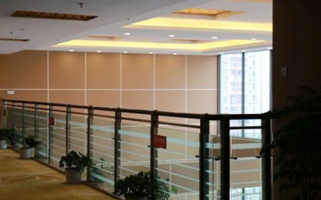 Qingtian Boutique Hotel (Zhaotong Fengxia Road)