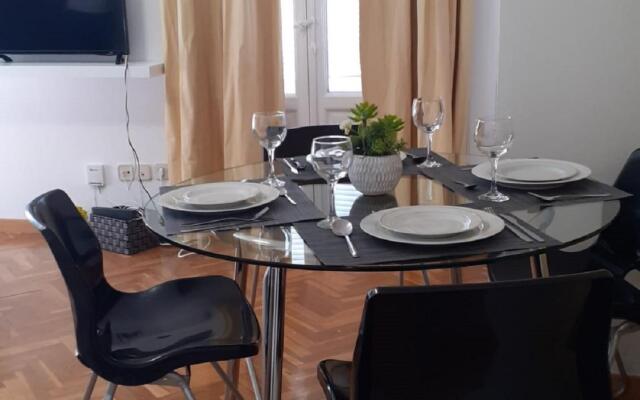 M Abd 13 Studio 4 Pax Latina