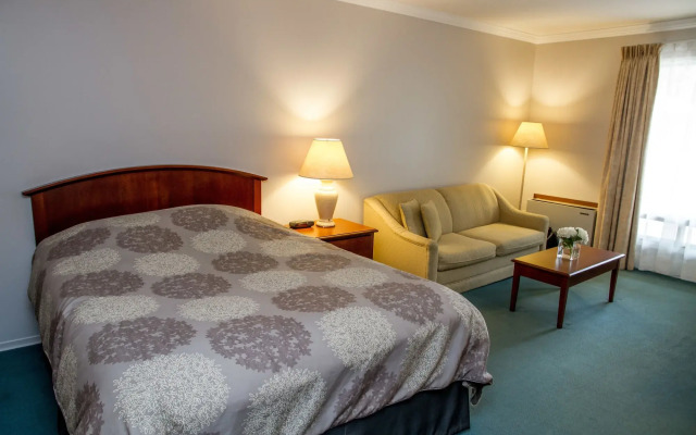 Rideau Heights Inn