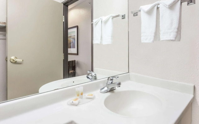 Howard Johnson Parkland Hotel Dalian