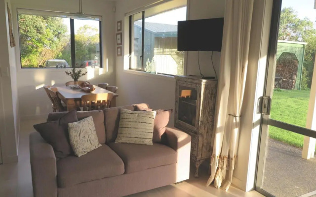 Kakariki Rooms, Kotare House