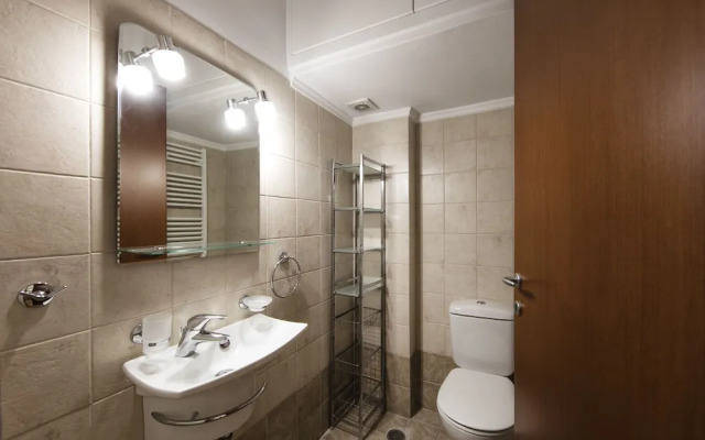 Two Bedroom apt 2' to Acropolis museum