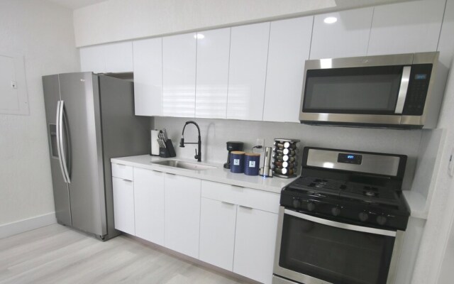 251 Airport Top House Apartments