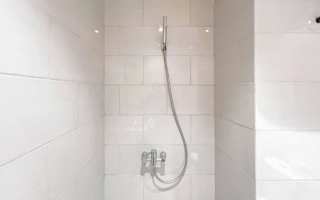Simple And Relaxing Studio At Supermall Mansion Benson Apartment