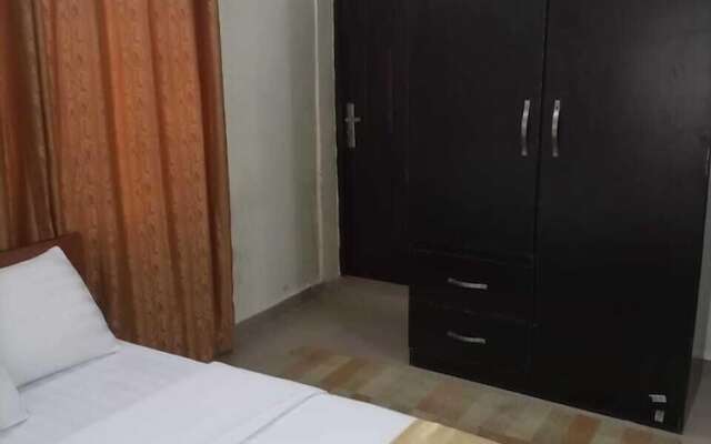 Ajah Apartment & Suites