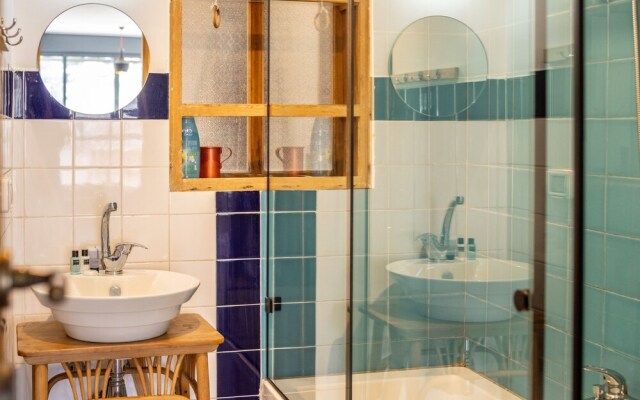 Allenby Artsy Stay by Sea N' Rent