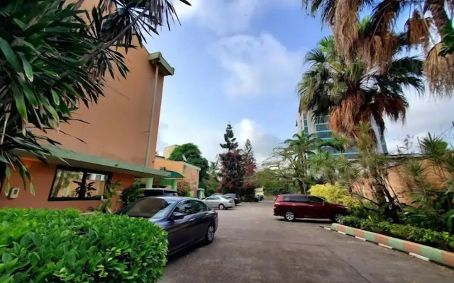 Colonades Hotel