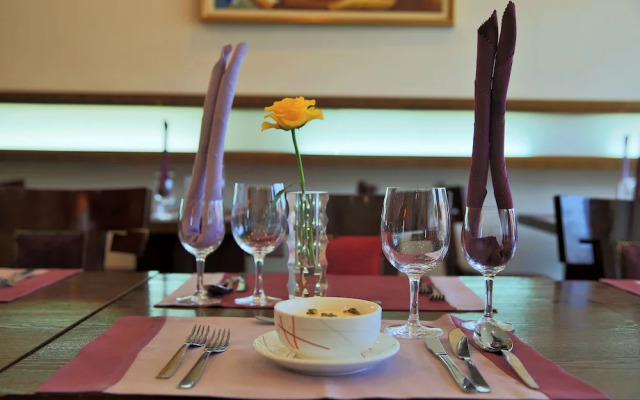 Ritz Roma Huambo