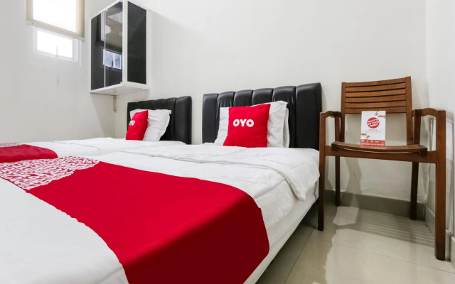 Hotel O Tamansari Guest House – Guest Rooms – Surakarta