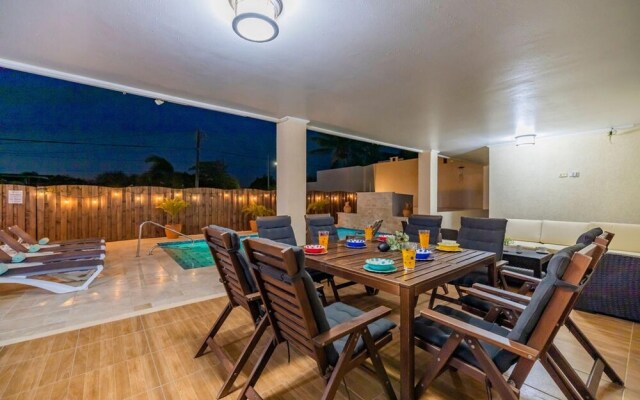 3BR Privatepool - Outdoor Dining - Great Location