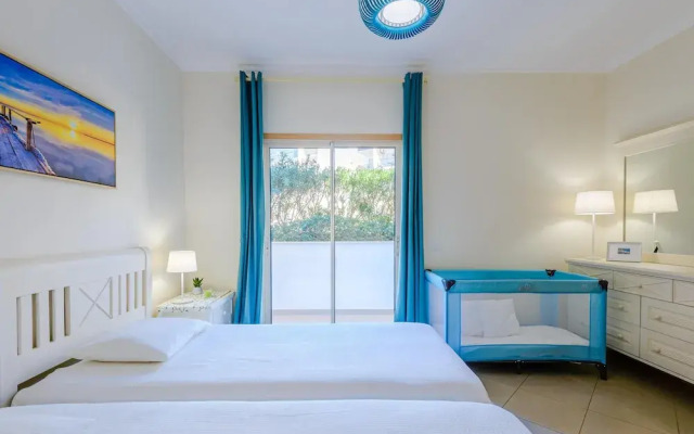 Sea view Apartment with 2 huge Terraces & Swimming pools