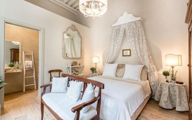 Casa Janca in Lucca With 1 Bedrooms and 2 Bathrooms