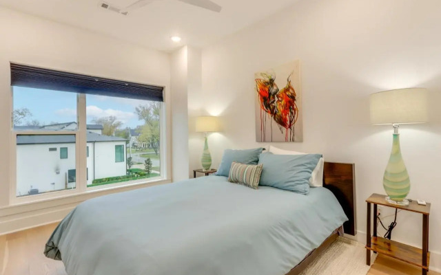 Near Downtown: Luxury Townhome in Bentonville!