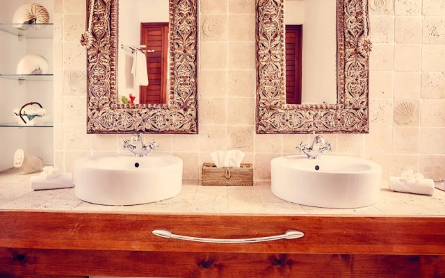 MAISON MUCUNA, pieds dans l'eau - Adults only