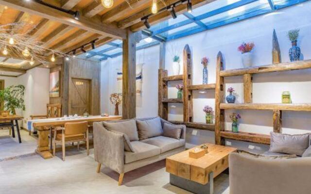 Yishu·designer light luxury vacation B & B