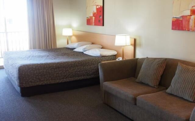 Golden Guitar Motor Inn