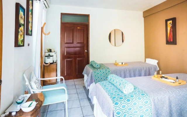 The Blue Suites Spa & Tours