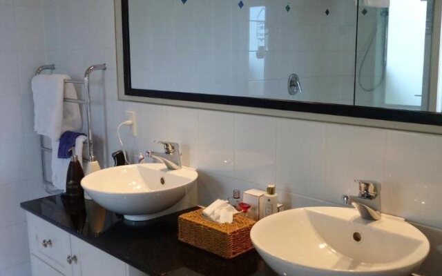 Plantation House Bed & Breakfast