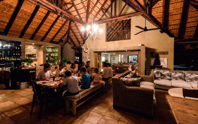 Khaya Ndlovu Safari Manor