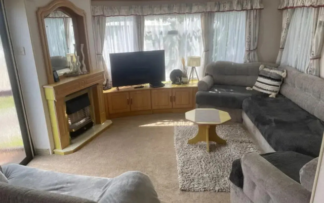 2 Bed Caravan With Aberystwyth Town Viev