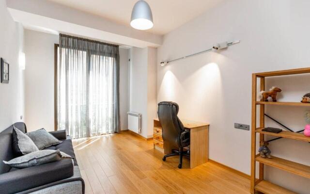 Wehost Spacious place near Rustaveli