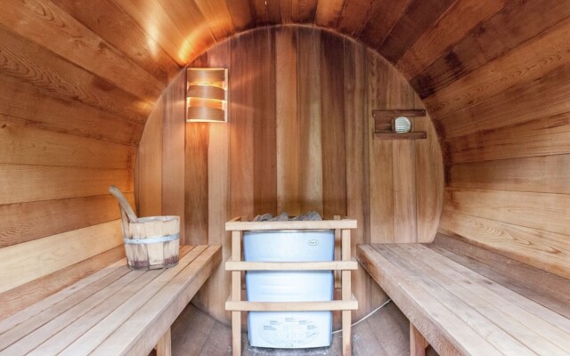 Wonderful Holiday Home in Saint-hubert With Sauna