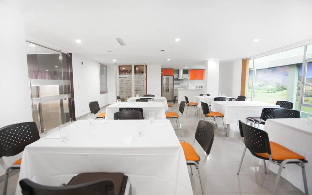 Hotel Castellana 100