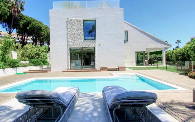 2244 New Modern Luxury Villa In Puerto Banus