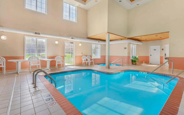 MainStay Suites Madison Airport