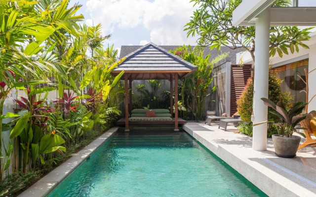 Modern Private Villa, 2 BR, Canggu With Staff