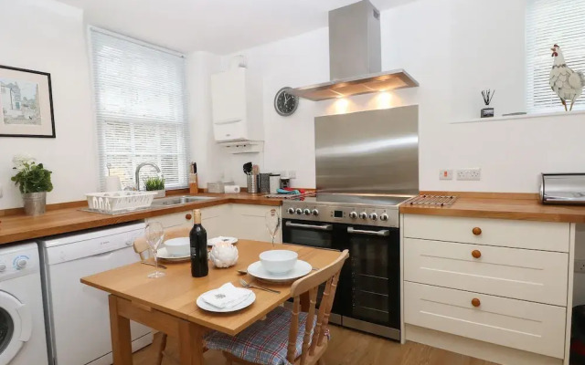 2B Cavendish Villas