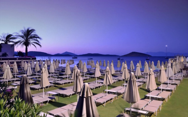 Lugga Boutique Hotel & Beach