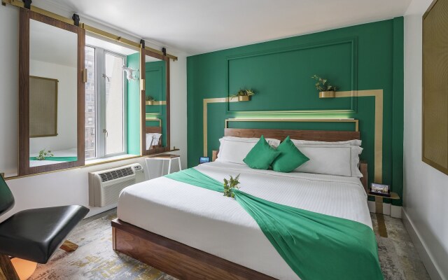 Lord & Moris - Times Square Hotel