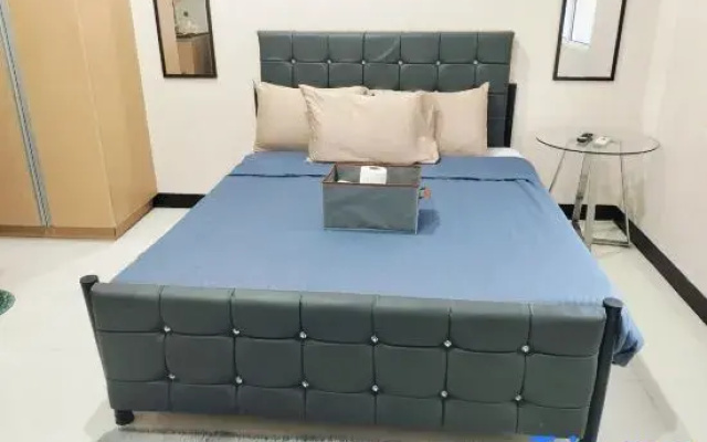 NAIA Newport Boulevard Apartments