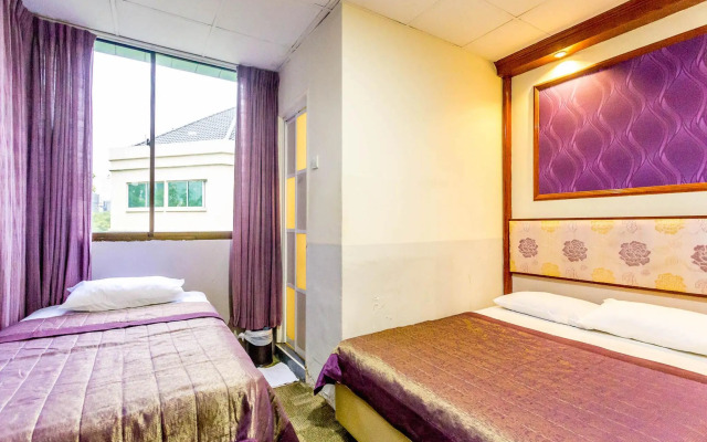 Hotel 165