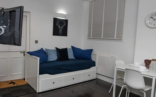 Kings Road Apartment 2
