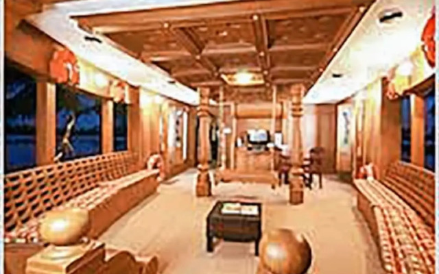 GuestHouser 3 BHK Houseboat e567