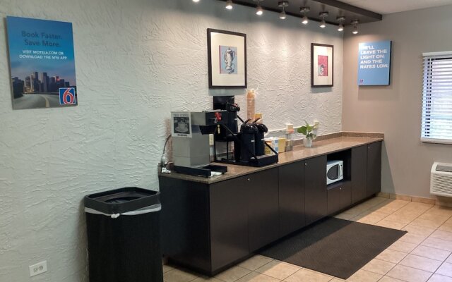 Days Inn Bridgeview