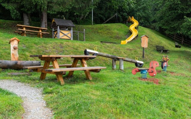 Quaint Apartment in Hainzenberg near Horbergbahn