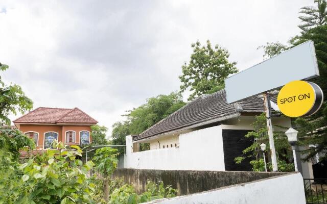 OYO 1806 Puri Arsita Homestay