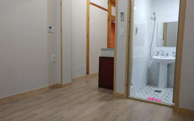 Chowoo Guesthouse