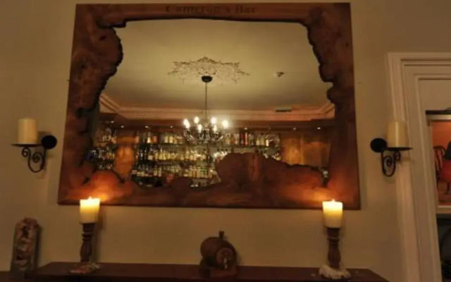 Poppies Hotel